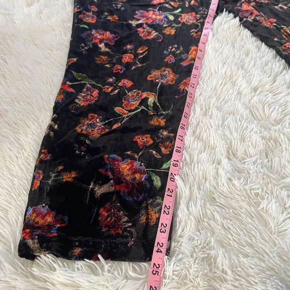Johnny Was Moonlight Velvet printed tapered pants - Size XL - Picture 4 of 8